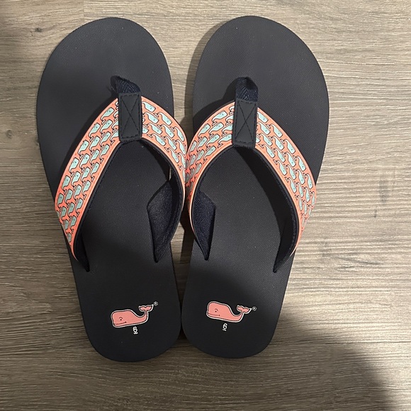 Vineyard Vines Flip Flops - Picture 1 of 4